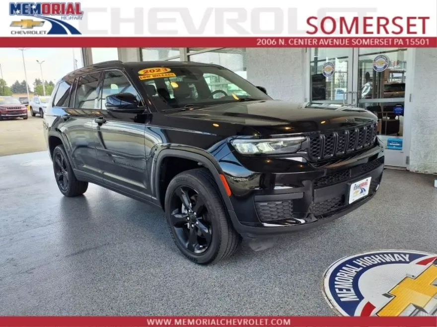 2023 Jeep Grand Cherokee Altitude photo 1
