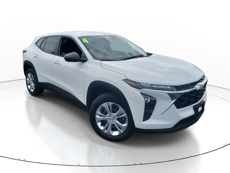 2024 Chevrolet Trax LS photo 1