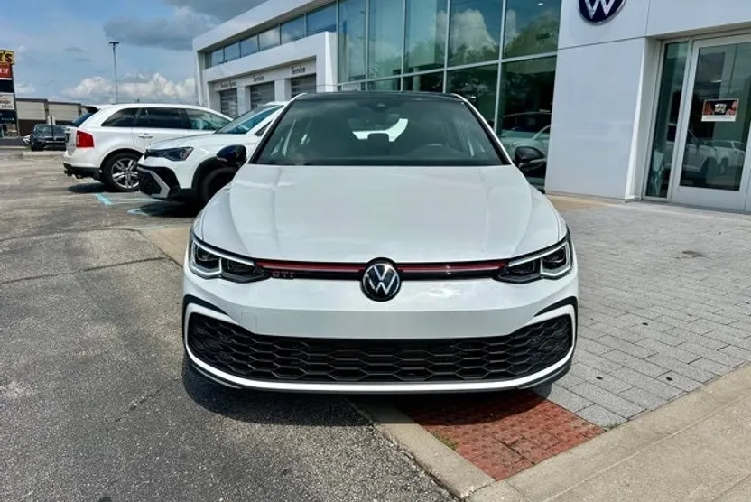 2024 Volkswagen Golf GTI 380 SE photo 1