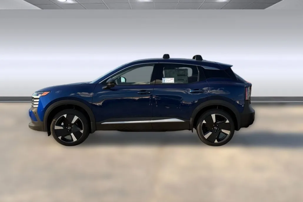 2026 Nissan Kicks SR photo 1