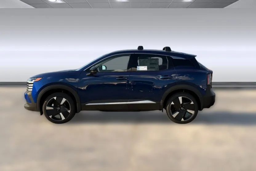 2026 Nissan Kicks SR photo 1