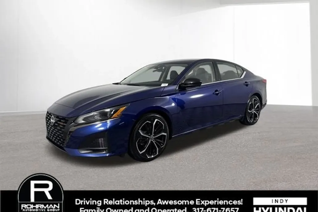 2024 Nissan Altima 2.5 SR photo 1