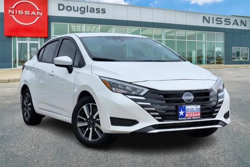 2025 Nissan Versa 1.6 SV photo 1