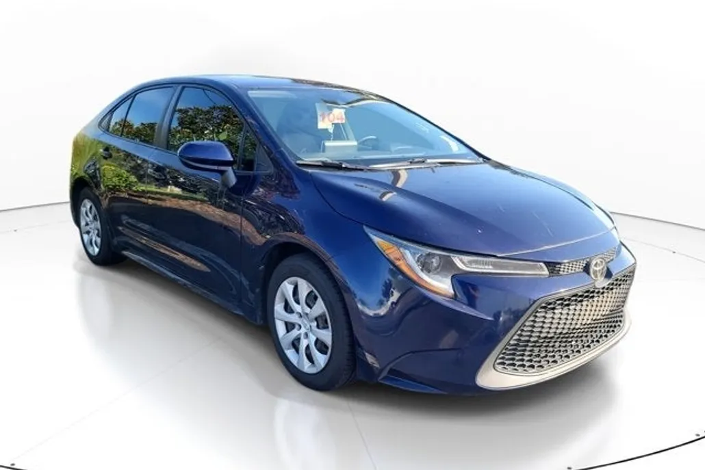2021 Toyota Corolla LE photo 1