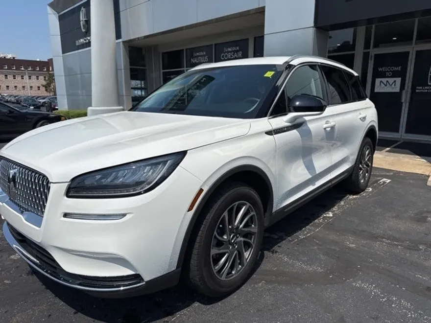 2022 Lincoln Corsair Standard photo 1