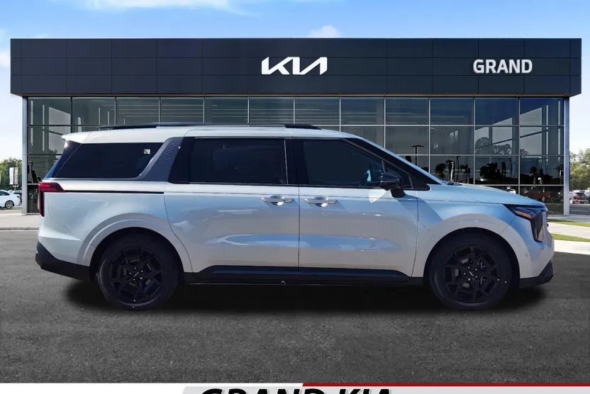 2025 Kia Carnival SX Prestige photo 1