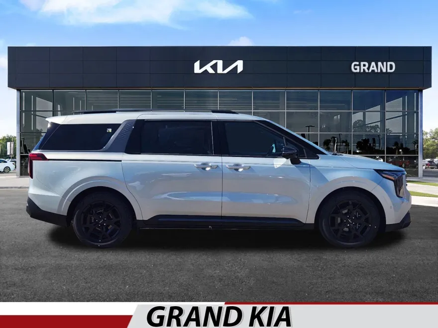 2025 Kia Carnival SX Prestige photo 1