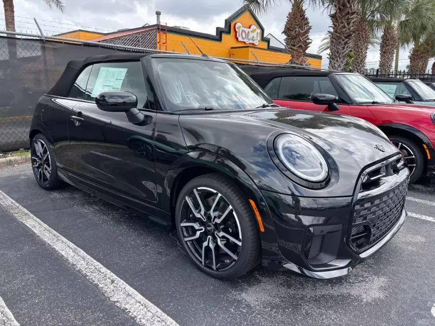 2026 Mini Cooper S Iconic photo 1