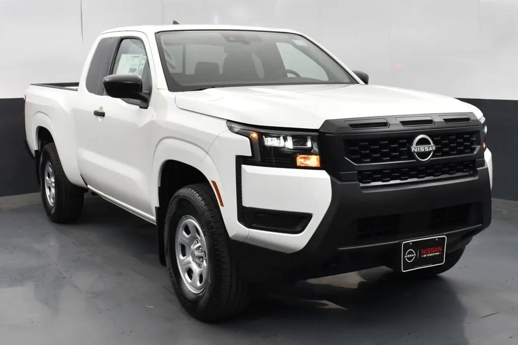 2026 Nissan Frontier S photo 1