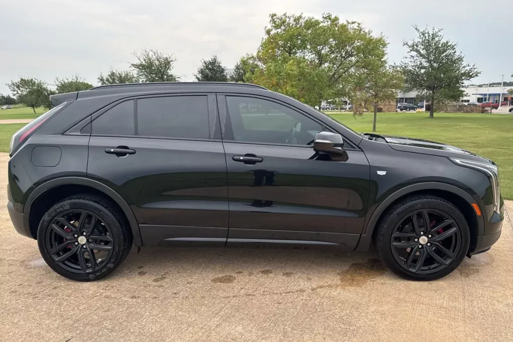2021 Cadillac XT4 Sport photo 1