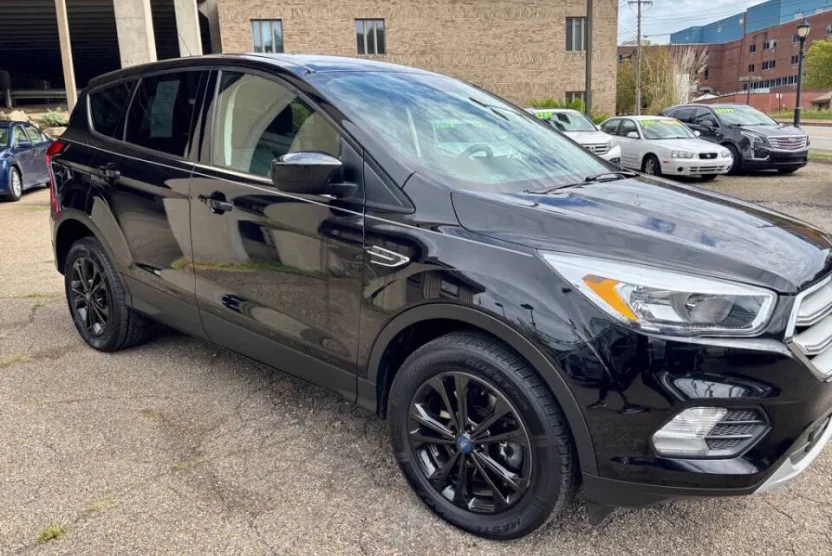 2019 Ford Escape SE photo 1