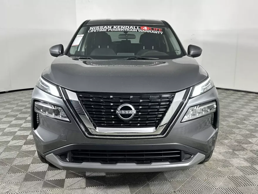 2023 Nissan Rogue SV photo 1