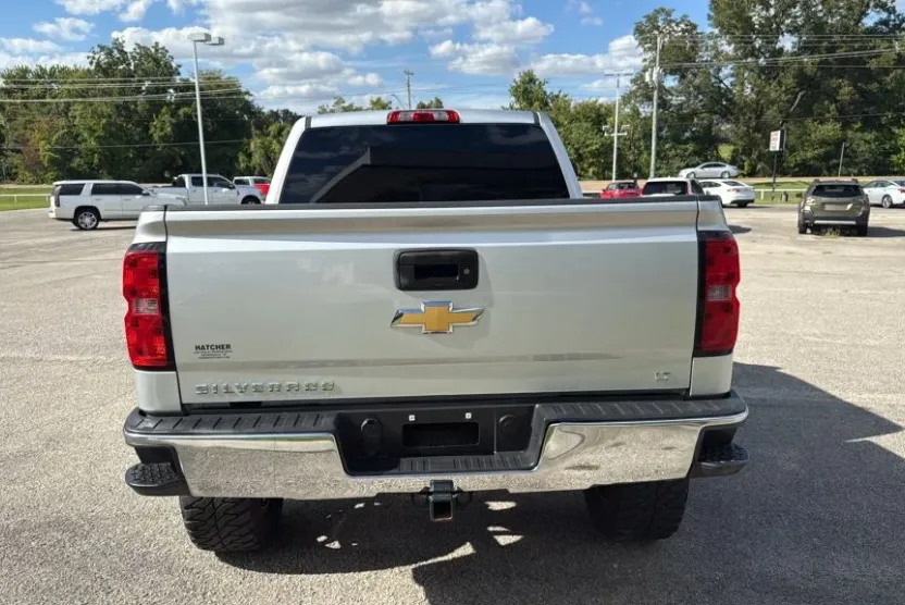 2017 Chevrolet Silverado 1500 LT photo 1
