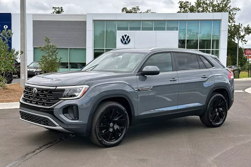 2026 Volkswagen Atlas Cross Sport SE Technology photo 1