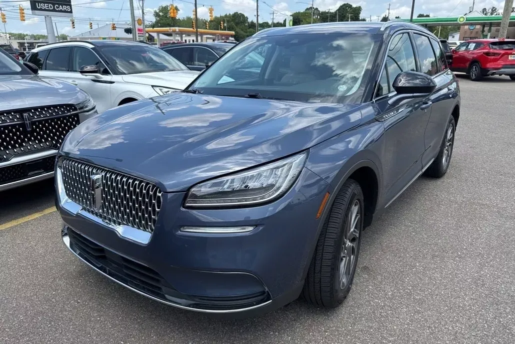 2022 Lincoln Corsair Standard photo 1