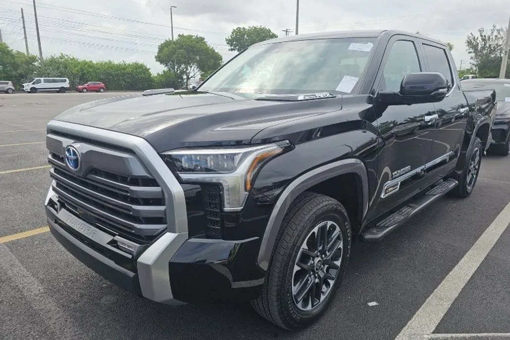 2024 Toyota Tundra Limited CrewMax photo 1