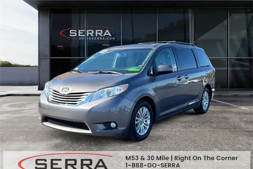 2015 Toyota Sienna XLE Premium photo 1