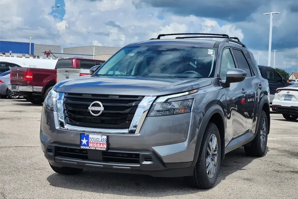 2025 Nissan Pathfinder SV photo 1