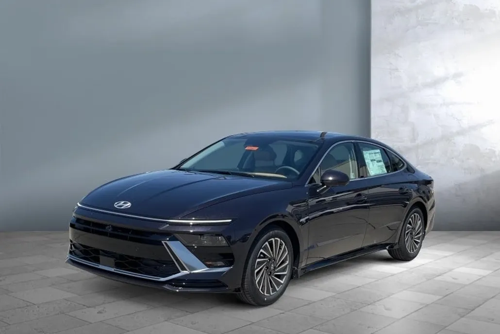 2025 Hyundai Sonata Hybrid Limited photo 1