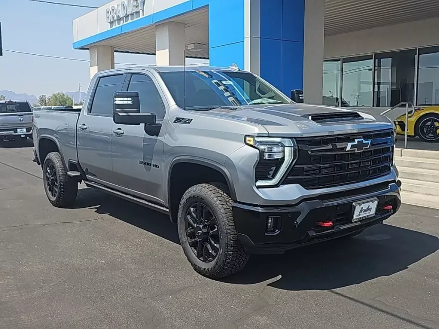 2025 Chevrolet Silverado 3500HD LTZ photo 1