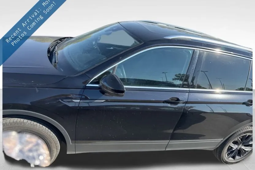 2022 Volkswagen Tiguan SE photo 1