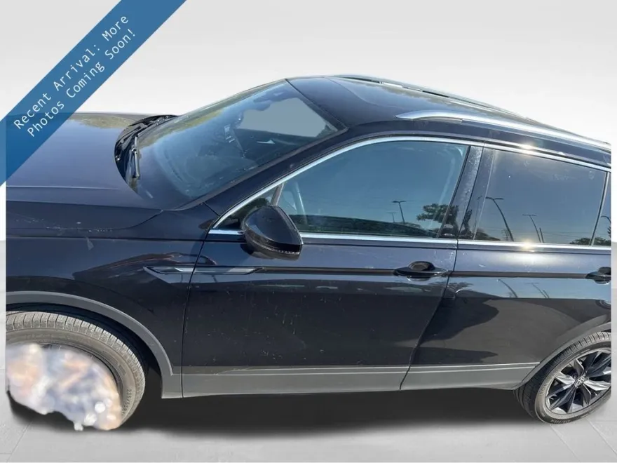 2022 Volkswagen Tiguan SE photo 1