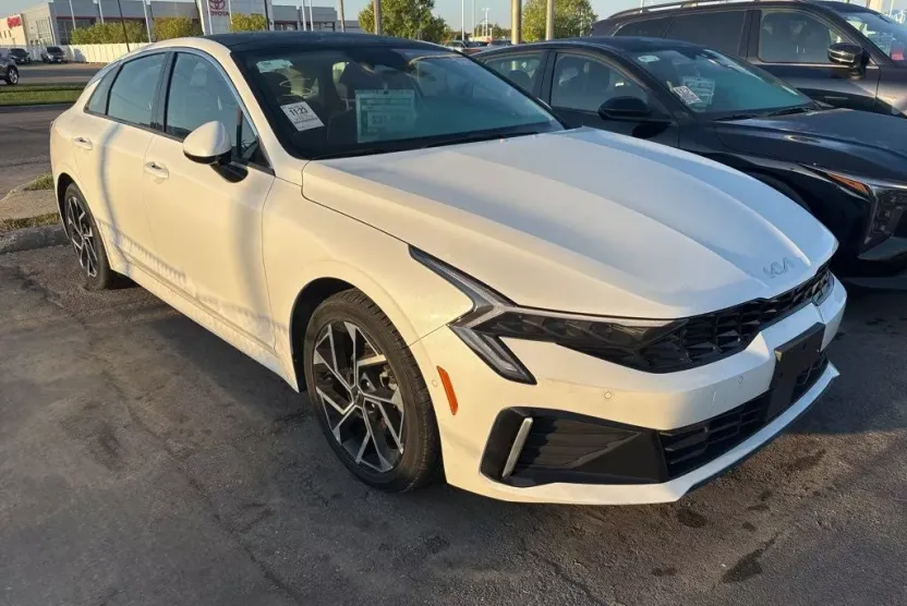 2025 Kia K5 EX photo 1