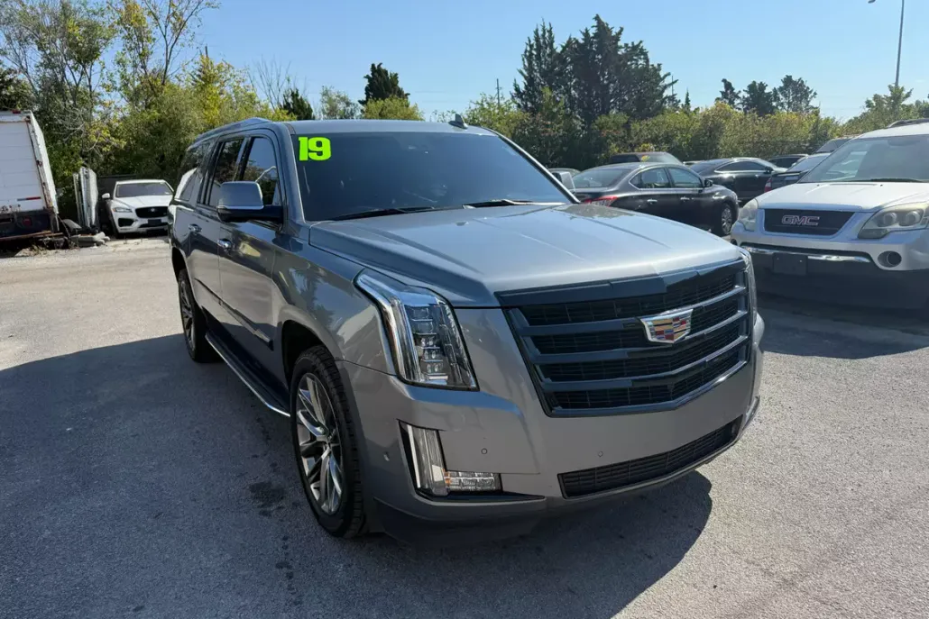 2019 Cadillac Escalade ESV Luxury photo 1