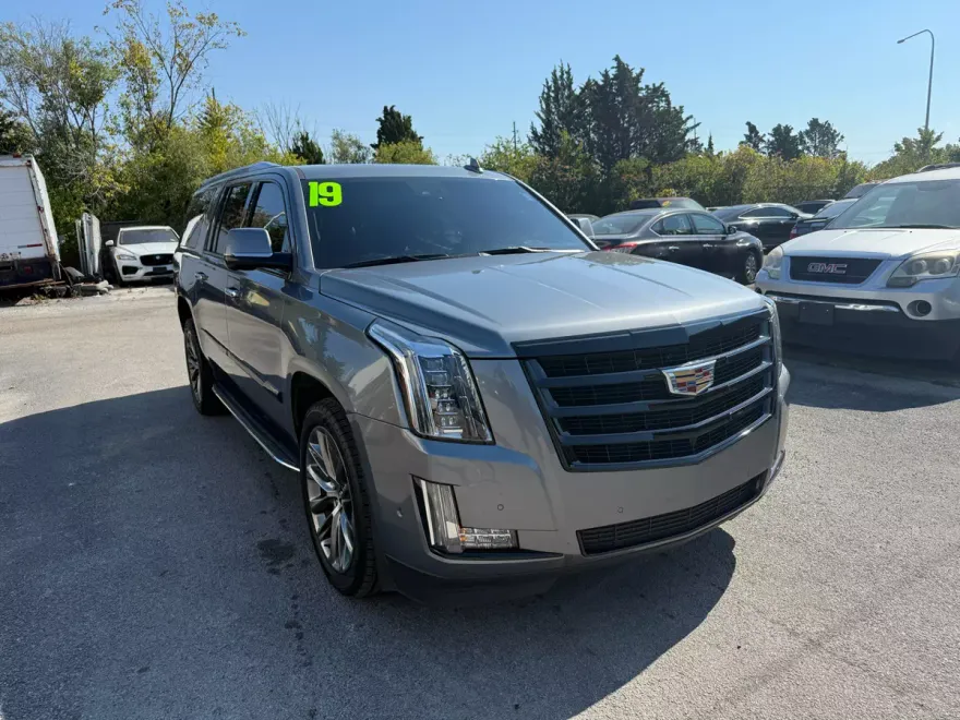 2019 Cadillac Escalade ESV Luxury photo 1