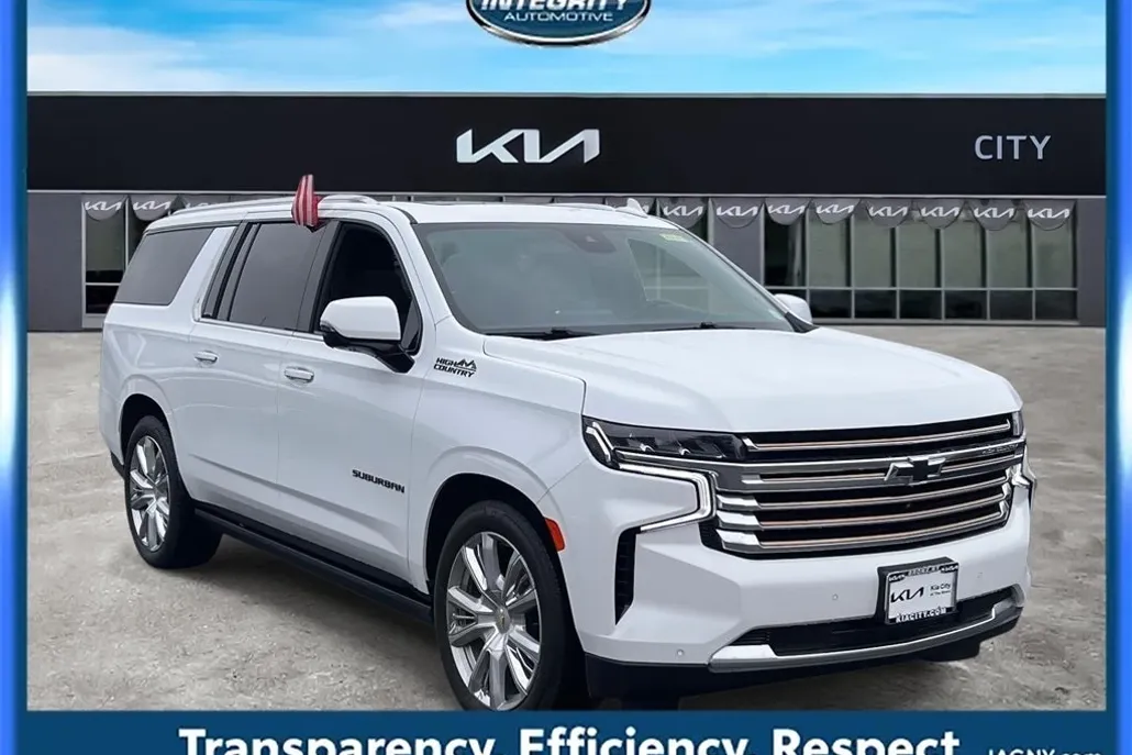 2023 Chevrolet Suburban High Country photo 1