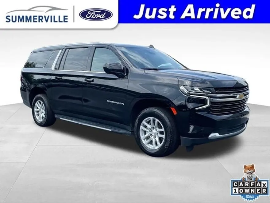 2023 Chevrolet Suburban LT photo 1