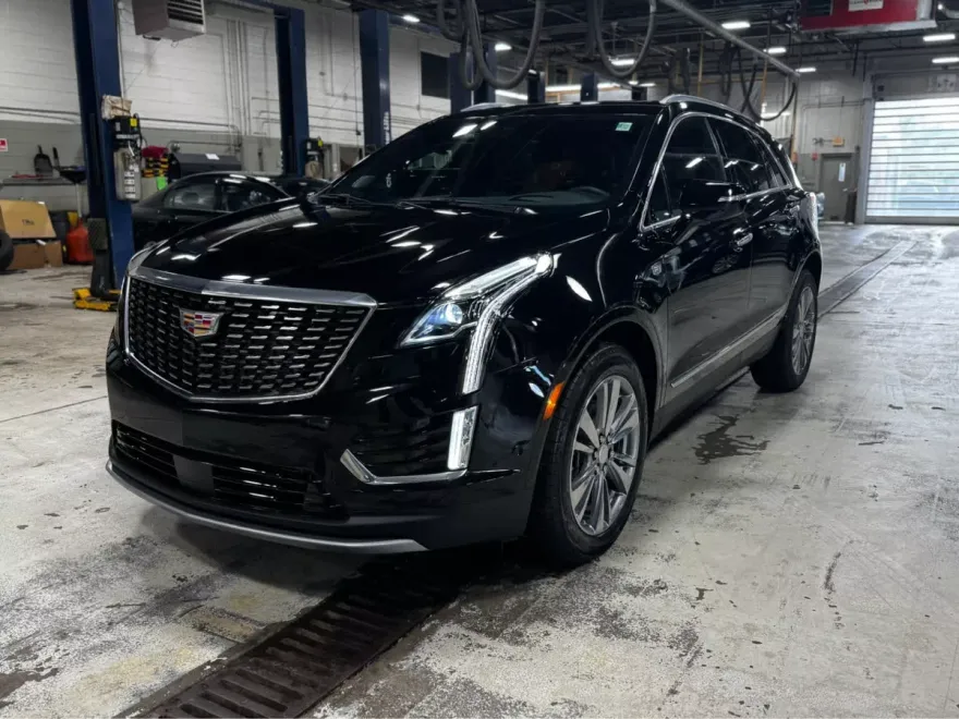 2024 Cadillac XT5 Platinum Premium Luxury photo 1