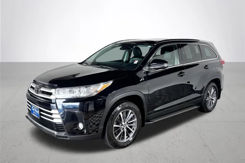 2019 Toyota Highlander XLE photo 1