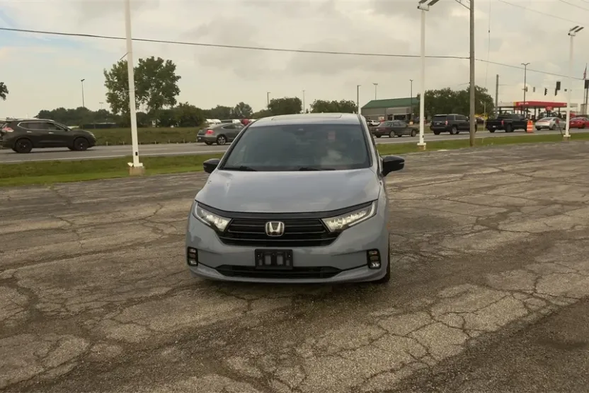 2019 Honda Odyssey EX photo 1