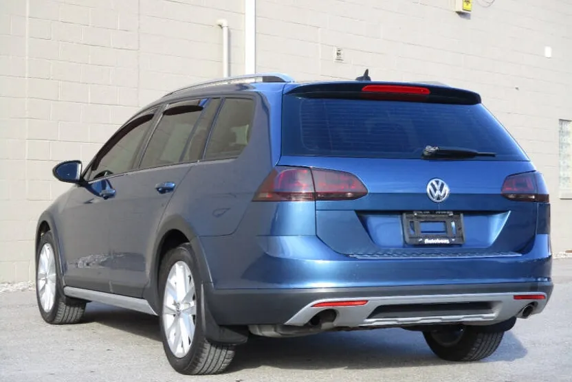 2017 Volkswagen Golf Alltrack TSI SE 4Motion photo 1
