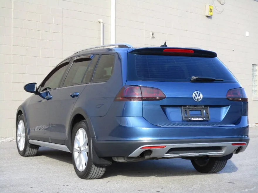 2017 Volkswagen Golf Alltrack TSI SE 4Motion photo 1