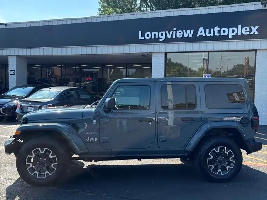 2024 Jeep Wrangler Sahara photo 1
