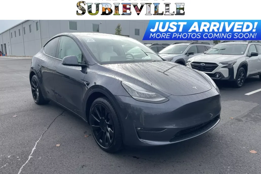 2023 Tesla Model Y Long Range photo 1