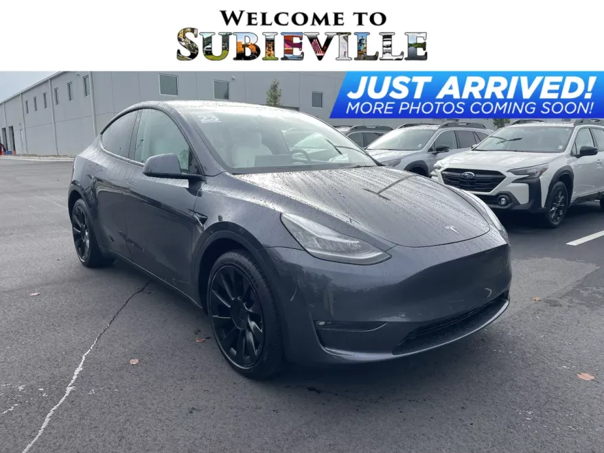 2023 Tesla Model Y Long Range photo 1