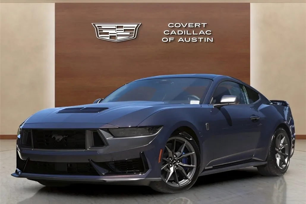 2025 Ford Mustang Dark Horse photo 1