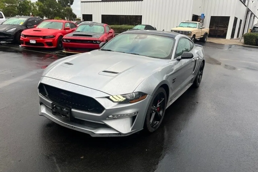 2021 Ford Mustang GT photo 1