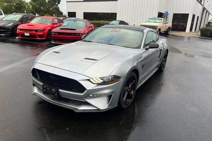 2021 Ford Mustang GT photo 1