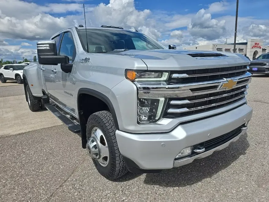 2022 Chevrolet Silverado 3500HD High Country photo 1