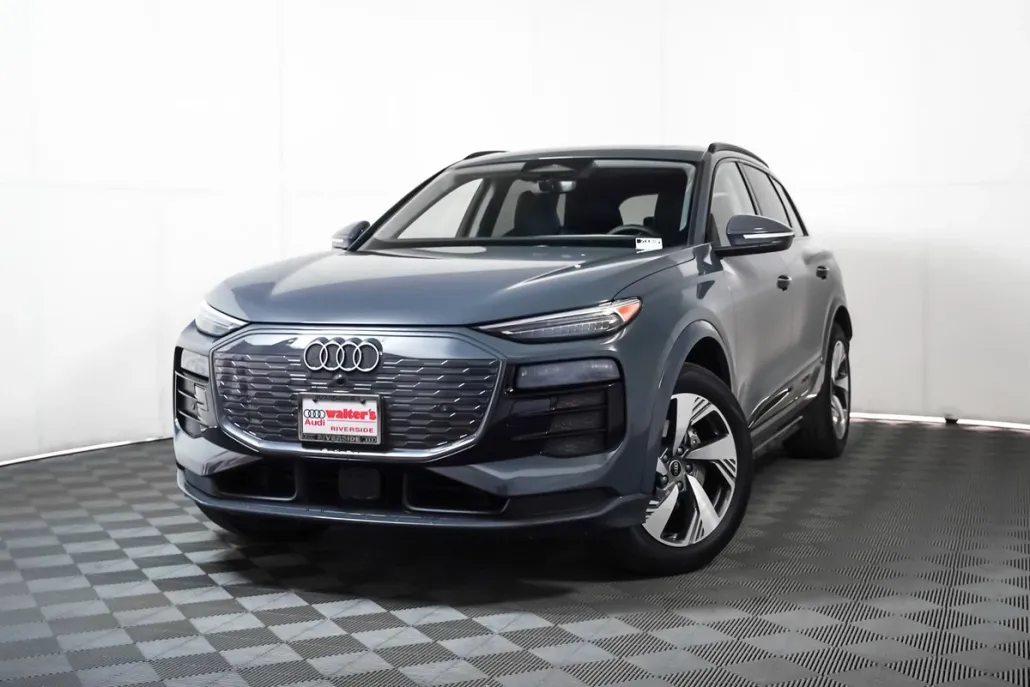 2025 Audi Q6 E-tron Premium Plus photo 1