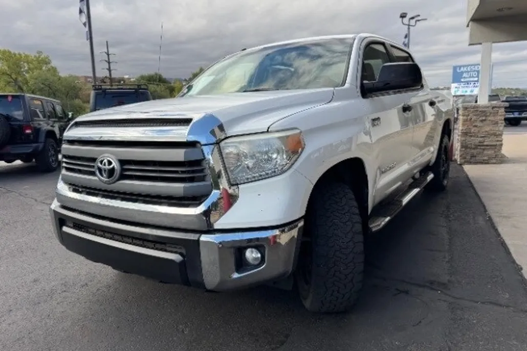 2014 Toyota Tundra SR5 photo 1