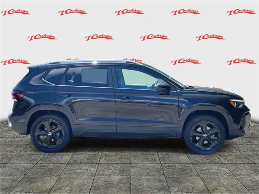 2025 Volkswagen Taos SEL photo 1