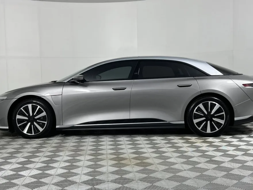 2023 Lucid Air Touring photo 1