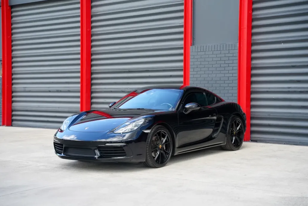 2018 Porsche Cayman Base photo 1