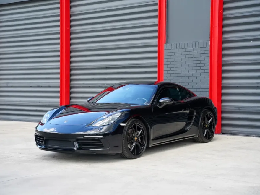 2018 Porsche Cayman Base photo 1