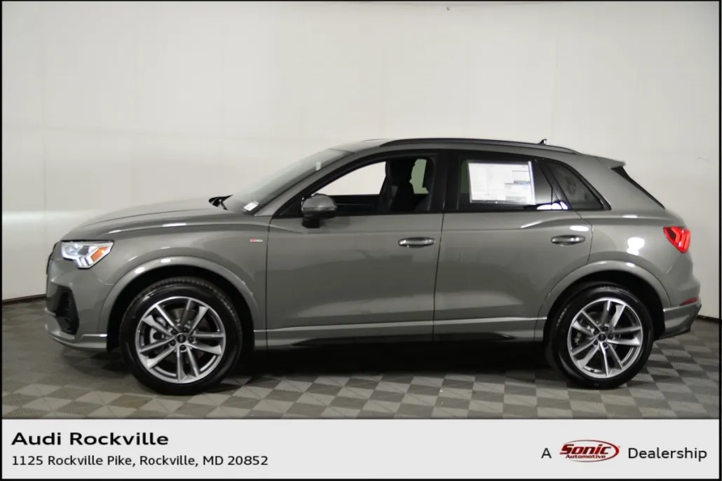 2025 Audi Q3 S line Premium photo 1